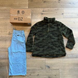 Wrangler Bundle with camo fleece sweater and drawstring lightweight crop pant